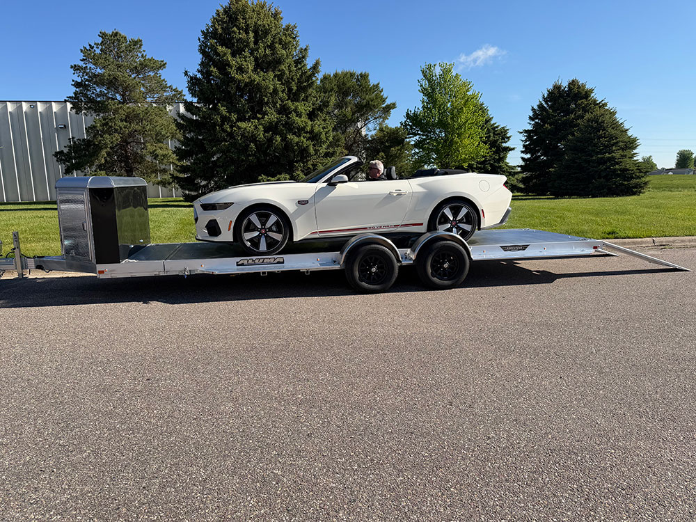 EX8220H-XL-LP-Tilt-TA-EL-RTD Mustang on trailer
