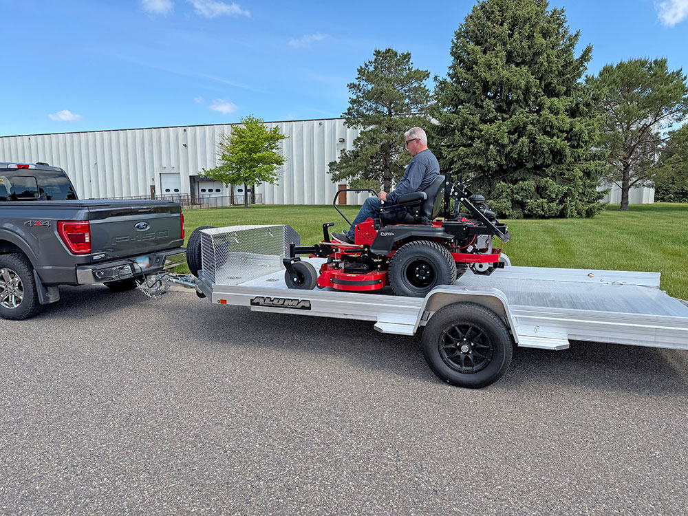 UTR14-Lawn mower on trailer side