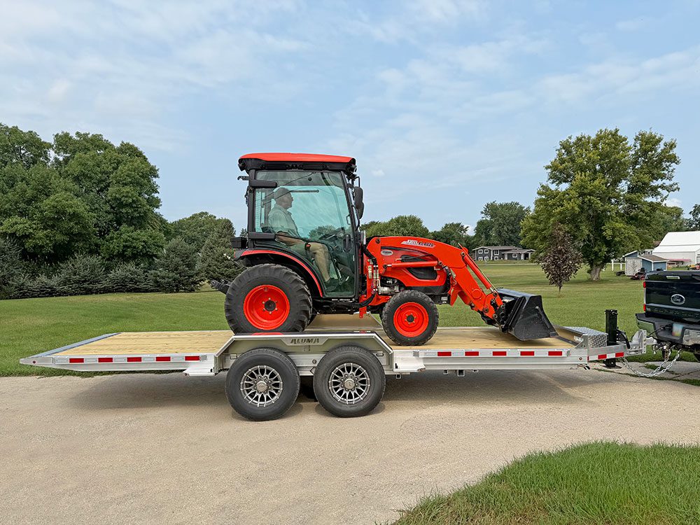 ALW8220-14K-Tilt-tractor-side ALW8220-14K-Tilt with tractor loaded side view